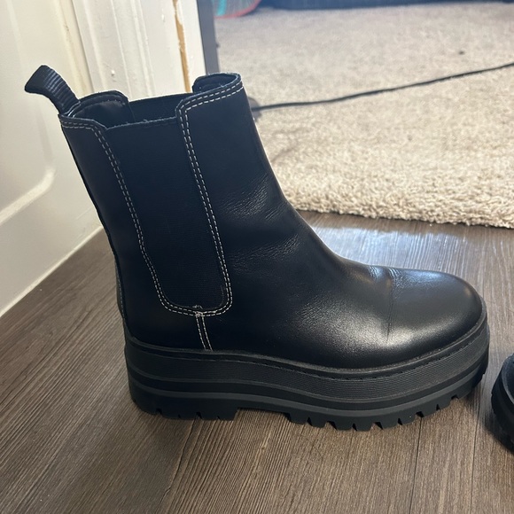 black marc fisher platform boots size 6.5 - Picture 6 of 6